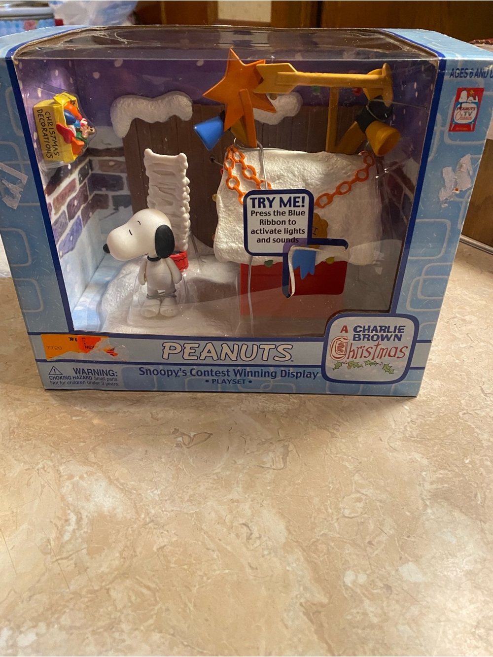 Peanuts Snoopy's Contest Winning Display Christmas Playset Snoopy Display
